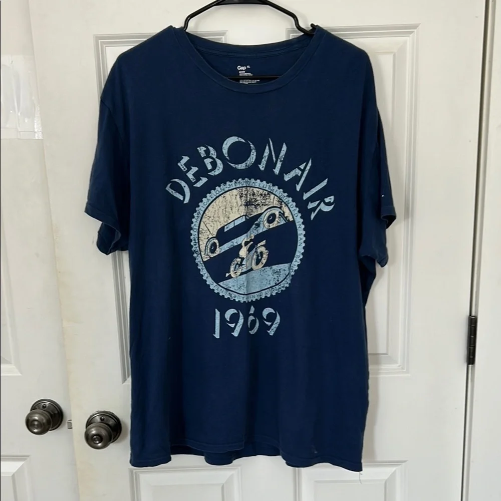 GAP Graphic Tee Debonair 1969 size XL blue short sleeve crewneck